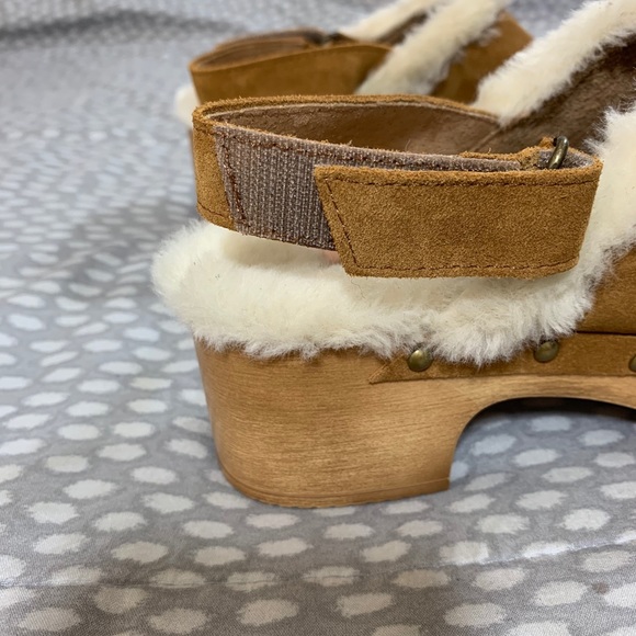 Caramel wooden clog boot slides w/gold application - Picture 6 of 6